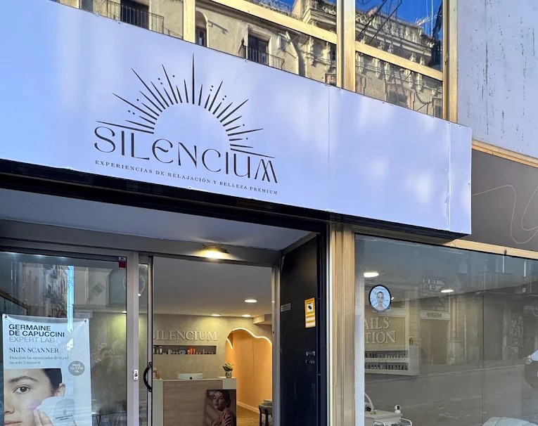 Fachada exterior de SILENCIUM en Tarragona