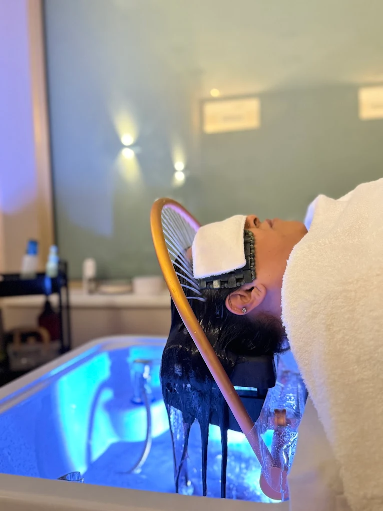 Ritual Head Spa con cascada de agua